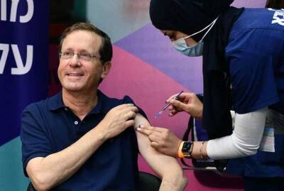 Ицхак Герцог - Президент Израиля получил третью дозу вакцины от коронавируса - novostiua.news - Израиль - Тель-Авив - Украина - Гана - Президент