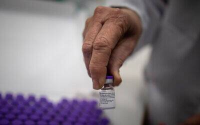 Более 1000 флаконов израильской вакцины BriLife приземлились в Грузии для II фазы испытания - cursorinfo.co.il - Израиль - Сша - Грузия