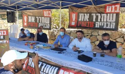 Нафтали Беннет - По словам поселенцев, Беннет блокирует планы строительства, которые многие месяцы ждали своего утверждения - 7kanal.co.il - Иерусалим