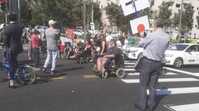 Инвалиды перекрыли движение на въезде в Иерусалим: "Ждите новых сюрпризов" - vesty.co.il - Израиль - Иерусалим