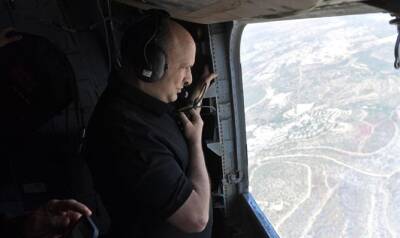 Нафтали Беннет - Премьер-министр наблюдал за действиями пожарных самолетов и общался с пилотами: «Вы делаете замечательную работу» - 7kanal.co.il - Израиль - Палестина - Иерусалим