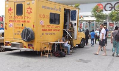 Ницана Горовица - Министерство здравоохранения удалило пункт в анкете MДA по сдаче крови, ограничивающий возможность геев сдавать кровь - 7kanal.co.il - Израиль