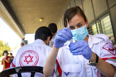 Нафтали Беннет - Шакед Аелет - 7 692 новых пациента в Израиле за сутки, количество тяжелых пациентов незначительно уменьшилось - news.israelinfo.co.il - Израиль