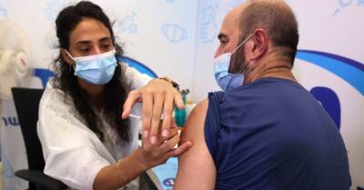 Нафтали Беннетт - Израиль разрешил прививать людей старше 40 лет тремя дозами COVID-вакцины - rus.delfi.lv - Израиль - Jerusalem - Латвия