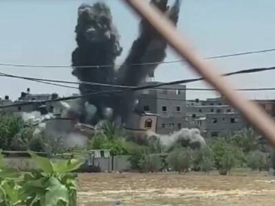 Завершивший войну с ХАМАСом в мае Израиль возобновил авиаудары по сектору Газа - rosbalt.ru - Израиль - Палестина - Газа