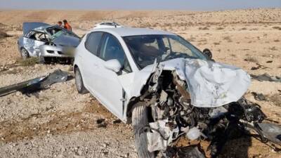 Трагедия на юге Израиля: 30-летняя женщина погибла в ДТП, 4-месячная девочка при смерти - vesty.co.il - Израиль