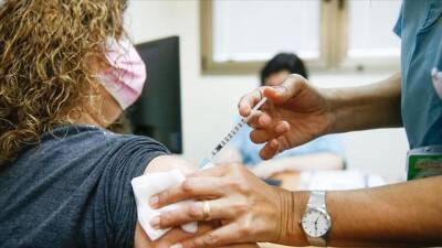 В Израиле заявили, что вакцинация тремя дозами Pfizer в четыре раза эффективнее, чем двумя - novostiua.news - Израиль - Украина