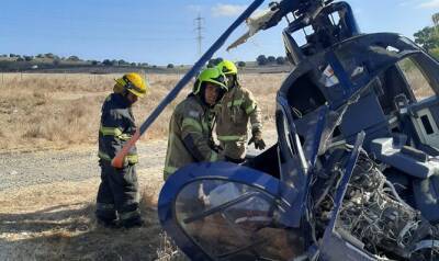 Вертолет, выполнявший работы для «Хеврат Хашмаль», потерпел крушение. На борту находилось два человека. Оба сами выбрались из кабины - 7kanal.co.il - Израиль - Из