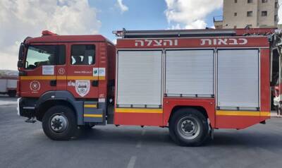 36-летний пожарный был отправлен для тушения возгорания кустарника на севере Израиля и через короткое время потерял сознание на месте происшествия - 7kanal.co.il - Израиль