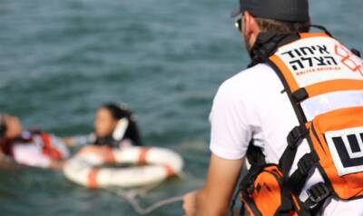 Ихуд Хацала - Водная команда «Ихуд Хацала» спасла девушку, которую утащило течением на середину озера, и заодно предупредила остальных отдыхающих - 7kanal.co.il