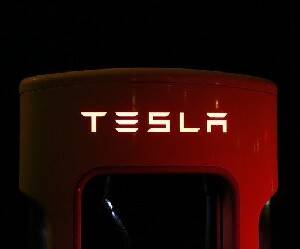 «Tesla» уделит больше внимания энергетике - isra.com