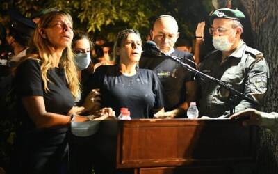 Нафтали Беннет - Бареля Шмуэли - Мать убитого бойца МАГАВ Бареля Шмуэли извинилась перед Беннетом за оскорбления в его адрес - cursorinfo.co.il - Израиль