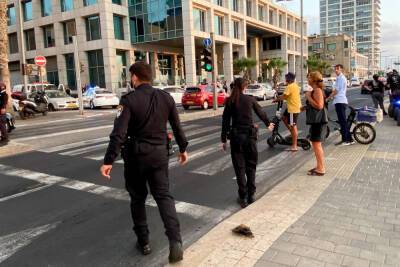 Вооруженный мужчина угрожал прохожим на набережной в Тель-Авиве - news.israelinfo.co.il - Тель-Авив - Яффо
