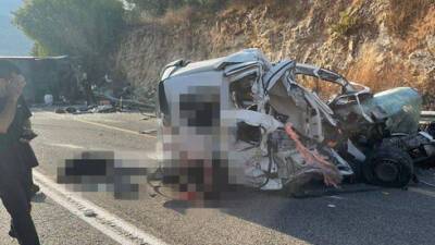 Автобус с детьми столкнулся с машиной на севере Израиля, 4 человека при смерти - vesty.co.il - Израиль - Хурфиш