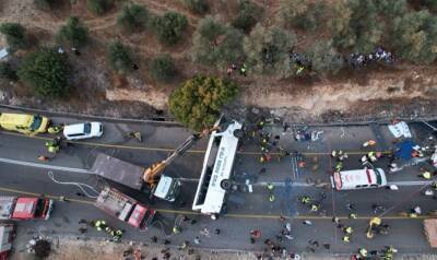Люди, находившиеся в перевернувшемся автобусе, рассказывают о пережитом: “Автобус перевернулся раз-два-три” - 7kanal.co.il - Израиль