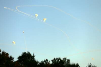 Израиль атаковал объекты ХАМАС в ответ на запуск шаров - lenta.ru - Израиль - Хан-Юнис
