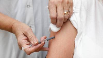 С 12 сентября: прививки от коронавируса и гриппа в Израиле будут делать одновременно - vesty.co.il - Израиль - Сша