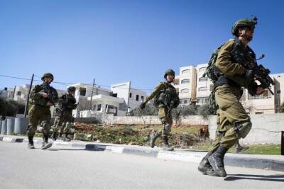 В поисках сбежавших палестинских террористов военные ЦАХАЛа прочесывают Дженин - cursorinfo.co.il - Израиль - Палестина - Jerusalem - Иордания