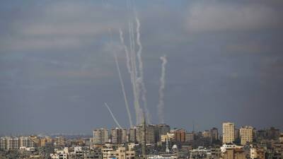 Армия Израиля сообщила о выпущенных из сектора Газа ракетах - russian.rt.com - Израиль - Палестина - Тель-Авив - Газа - Из
