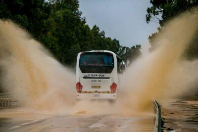 После затопления в Петах-Тикве появился речной транспорт - news.israelinfo.co.il - Иерусалим