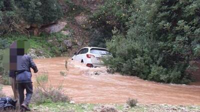 Машину с ребенком унесло потоком дождевой воды в Самарии - vesty.co.il - Израиль