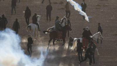 Метали камни в полицейских: 16 участников бедуинских беспорядков пойдут под суд - vesty.co.il - Израиль - Сегев-Шалом