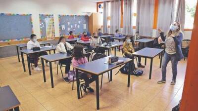 Яфа Бен-Давид - Половина школьников в Израиле не пришли на занятия: учителя хотят учить по зуму - vesty.co.il - Израиль - Россия