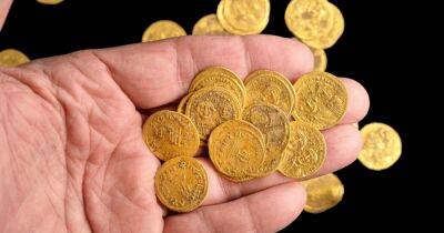 император Ираклий - император Фока - В Израиле нашли золотые монеты, спрятанные в каменной стене почти 1400 лет назад (фото) - focus.ua - Израиль - Украина - Стамбул - Византия - Баниас