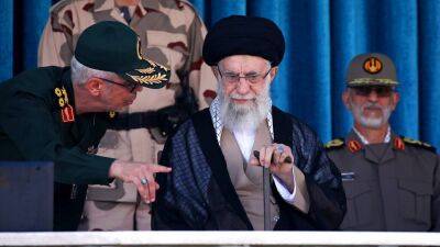 Али Хаменеи - Амини Махсы - Высший руководитель Ирана обвинил в организации протестов США - ru.euronews.com - Израиль - Иран - Сша