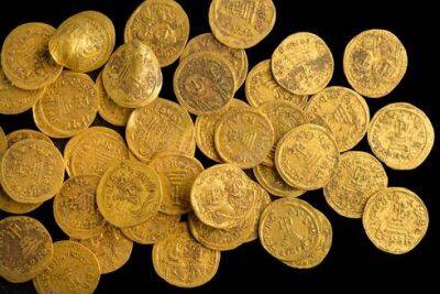 44 монеты из чистого золота: в Израиле нашли клад, зарытый 1400 лет назад - vesty.co.il - Израиль - Из