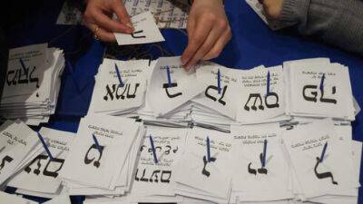 Биньямин Нетаниягу - Подсчет голосов: лидируют правые, МЕРЕЦ ищет 20.000 бюллетеней - vesty.co.il - Израиль
