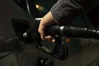 Авигдор Либерман - Израильтянам назвали окончательную цену на бензин в декабре - cursorinfo.co.il - Израиль