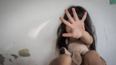 Приговор: за сексуальное насилие над 10-летней девочкой житель юга Израиля получил пять лет тюрьмы - vesty.co.il - Израиль - Над