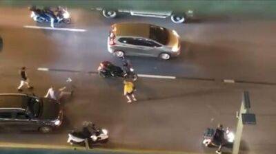 Арик Гринфельд - Насилие на шоссе Аялон: мотоциклист, избивший водителя, ранее судим за 65 преступлений - vesty.co.il - Израиль - Тель-Авив