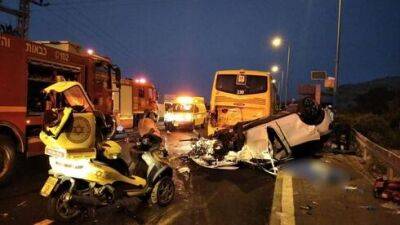 Автобус столкнулся с машиной на Голанах: погибла женщина, тяжело травмирован мужчина - vesty.co.il - Израиль