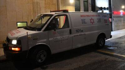 В Иерусалиме мужчина в шутку толкнул друга, тот попал под автобус - vesty.co.il - Израиль - Иерусалим