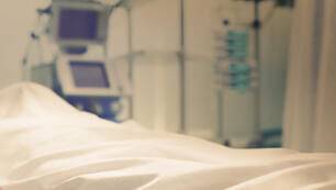 Пациент умер на операционном столе из-за отказа оборудования в больнице "Бейлинсон" - vesty.co.il - Израиль