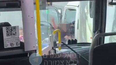 Насилие на дорогах Израиля: возле Явне напали на автобус с пассажирами - vesty.co.il - Израиль - Бат-Яма - Рамле