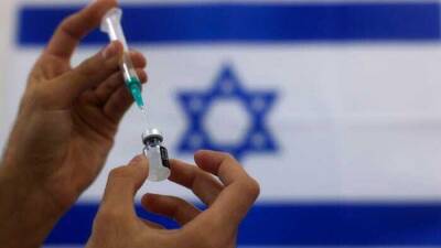 Альберт Бурла - Pfizer испытает вакцину от "Омикрона" на израильтянах - vesty.co.il - Израиль