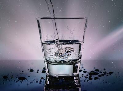 Врач рассказал, сколько воды надо пить больному с COVID-19 и мира - cursorinfo.co.il - Израиль