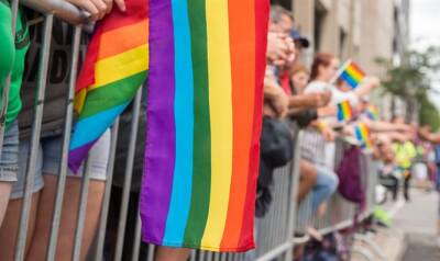 Меир Коэн - Министерство социального обеспечения намерено предоставлять ассоциации ЛГБТ бесплатные юридические консультации, консультации для пар, уроки для родителей и многое другое. Все это только для ЛГБТ, причем - 7kanal.co.il - Израиль