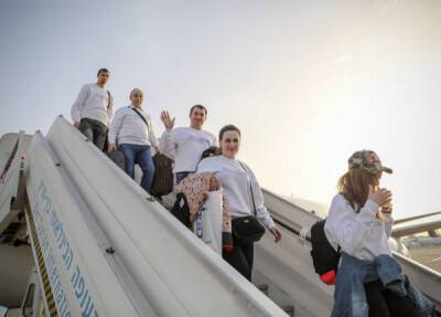 Нахман Шай - Пнина Тамано-Шата - В Израиле ждут по пять тысяч "евреев" с Украины ежедневно и готовятся сегодня принять первую партию в количестве 87 человек - 9tv.co.il - Израиль - Украина