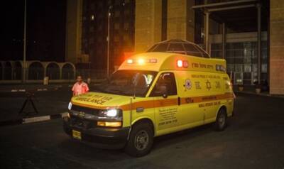 Молодой человек, доставленный в больницу после поножовщины в ресторане в Азоре, объявлен мертвым - 7kanal.co.il