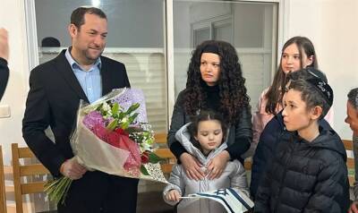 Самария Йоси - Даган Йоси - Глава регионального совета Самарии Йоси Даган вылетает на украинско-румынскую границу, чтобы помочь еврейским беженцам из Украины - 7kanal.co.il - Израиль - Украина