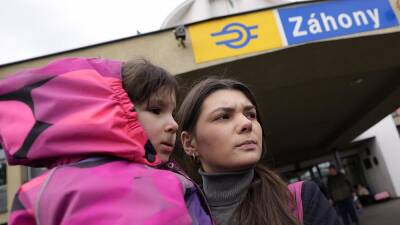 "Теперь вы в безопасности": волонтёры встречают беженцев на венгерской границе - ru.euronews.com - Израиль - Россия - Украина - Англия - Киев - Венгрия - Мальта