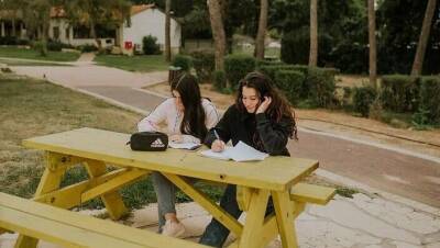 Как дать ребенку отличное среднее образование в Израиле: информация - vesty.co.il - Израиль - Иерусалим - деревня Бен-Шемен