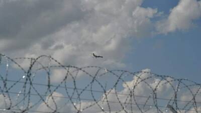 Авиакомпания Royal Flight приостановила зарубежные полеты - iz.ru - Израиль - Россия - Евросоюз - Армения - Эмираты - Азербайджан