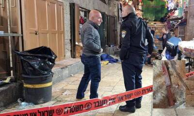 Теракт в Иерусалиме: араб напал с ножом на полицейских, двое раненых - 9tv.co.il - Израиль - Иерусалим