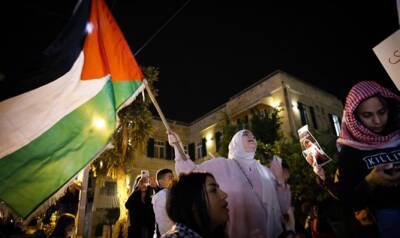 «О, Интифада, подними пламя!» Десятки израильских арабов вышли на митинг на севере Израиля, призывая к насилию против Израиля - 7kanal.co.il - Израиль - Палестина - Хайфа