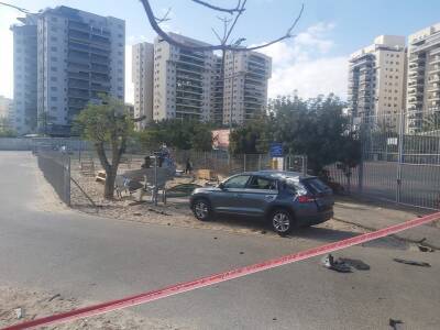 Пасхальный кошмар на севере Израиля: автомобиль врезался, перевернулся и убил мужчину на площадке для выгула собак - 9tv.co.il - Израиль - Хайфа - Кирьят-Моцкина